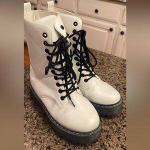 White combat boots, 5.5
